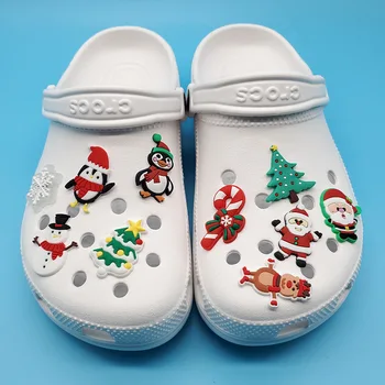 1бр гореща продажба карикатура сладък коледни сандали аксесоари PVC на едро Дядо Коледа снежен човек смешно крок сексапил подаръци за деца